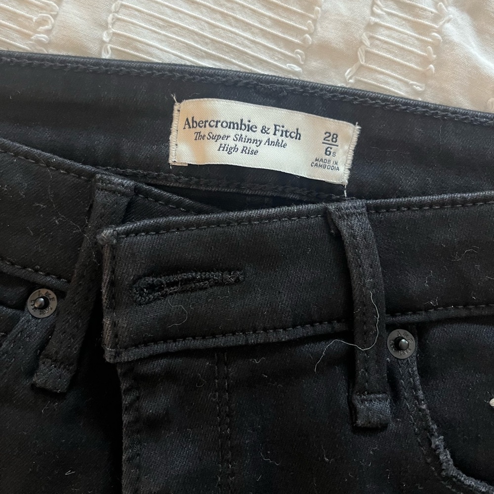 Abercrombie Skinny Jeans with small distressing